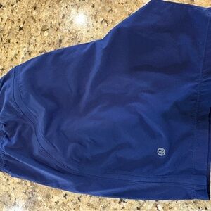 lululemon athletica pace breaker 5” navy blue shorts